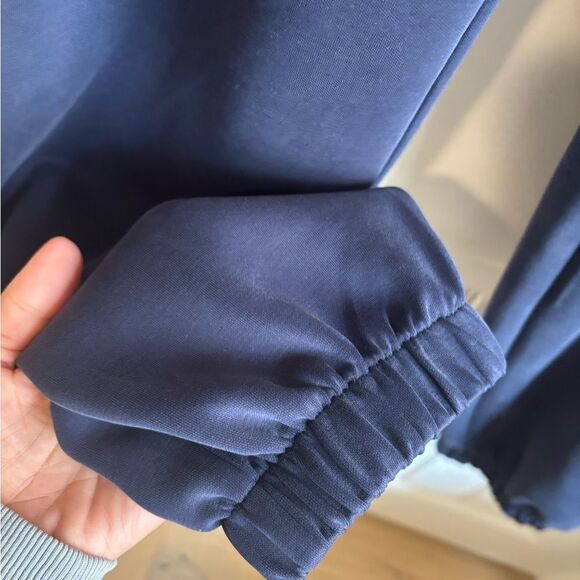 ( SOLD) EVEREVE Ari Jogger pant Navy blue Tapered Leg cargo pockets High Risee - Picture 9 of 13